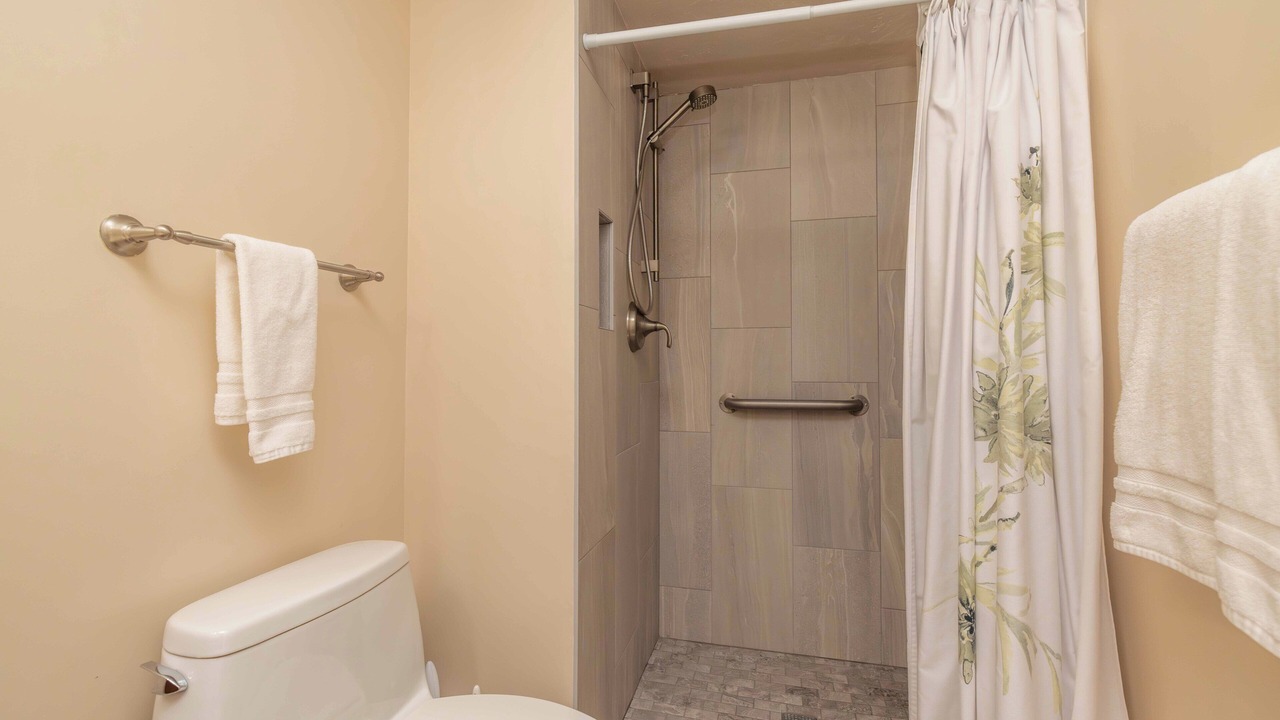 Photo of Bathroom in Maalaea