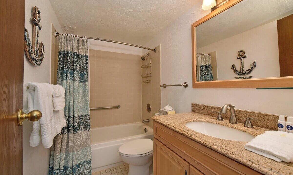 Photo of Bathroom in Maalaea