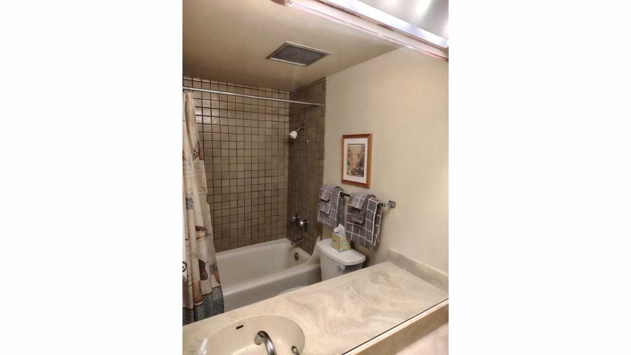 Photo of Bathroom in Hanamaulu