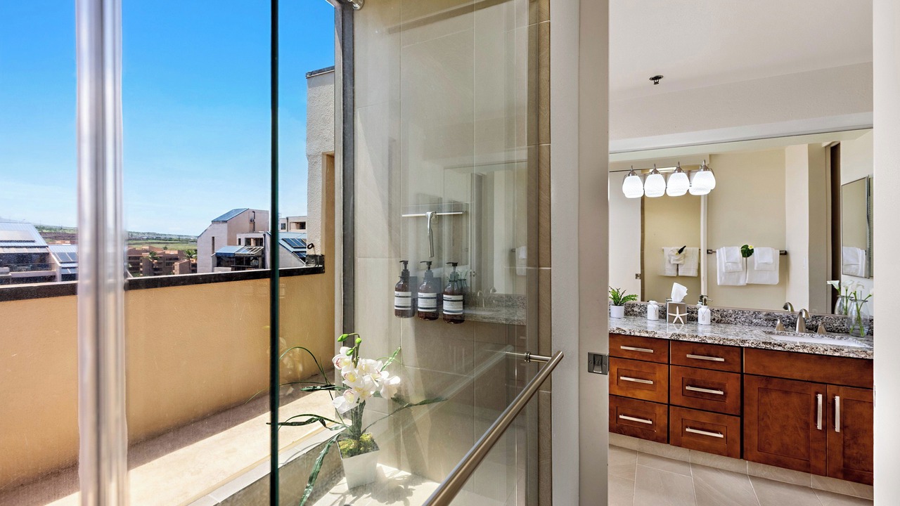 Photo of Bathroom in Kahana