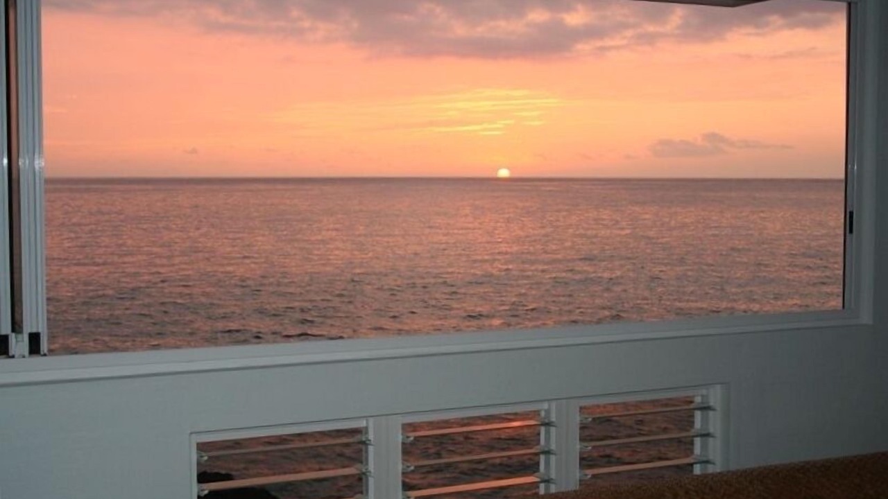 Photo of Others in Kahaluu Bay