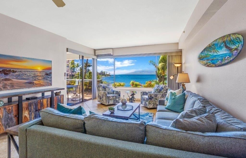 Photo of Livingroom in Kahana