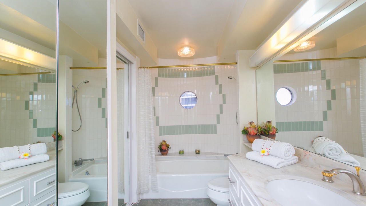 Photo of Bathroom in Waikiki