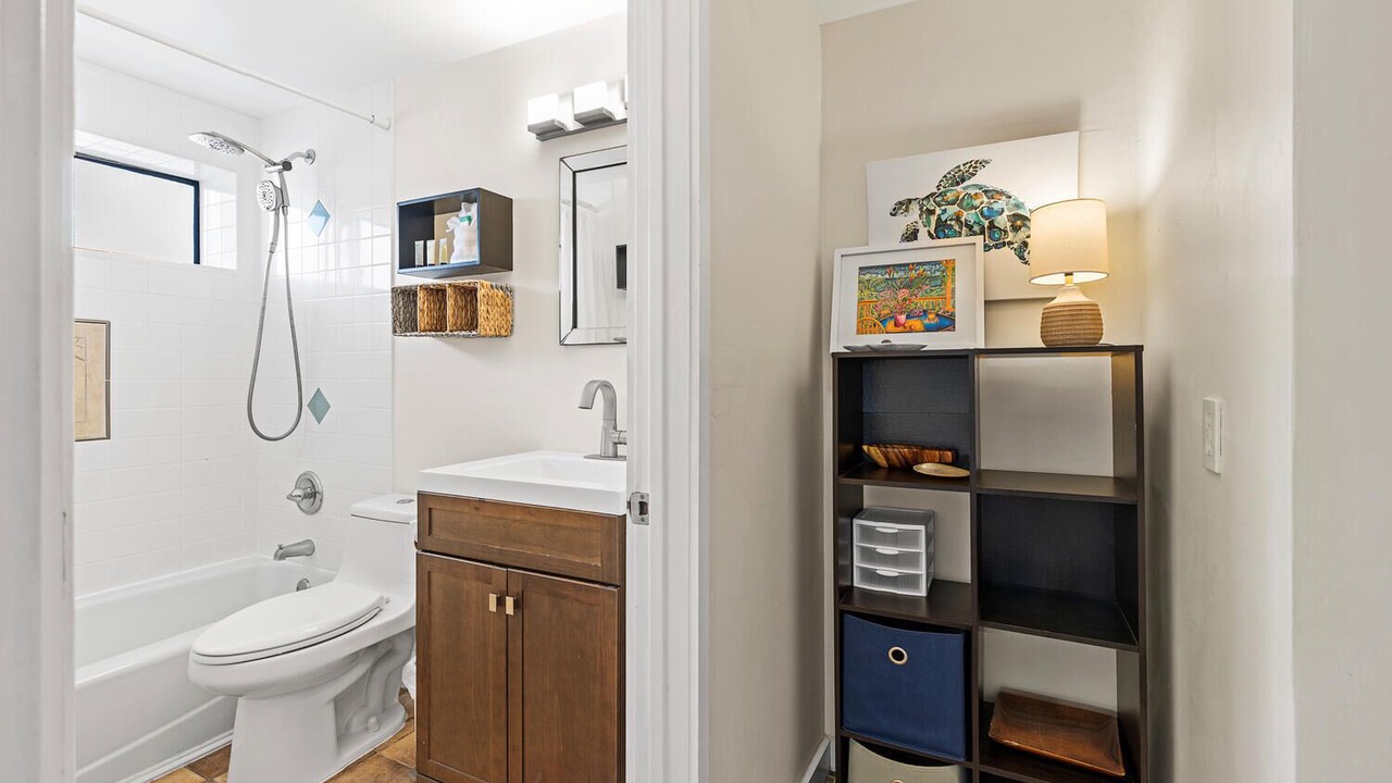 Photo of Bathroom in Historic Kailua Village