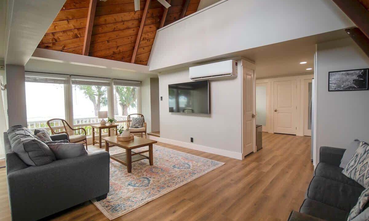 Photo of Livingroom in Punaluu
