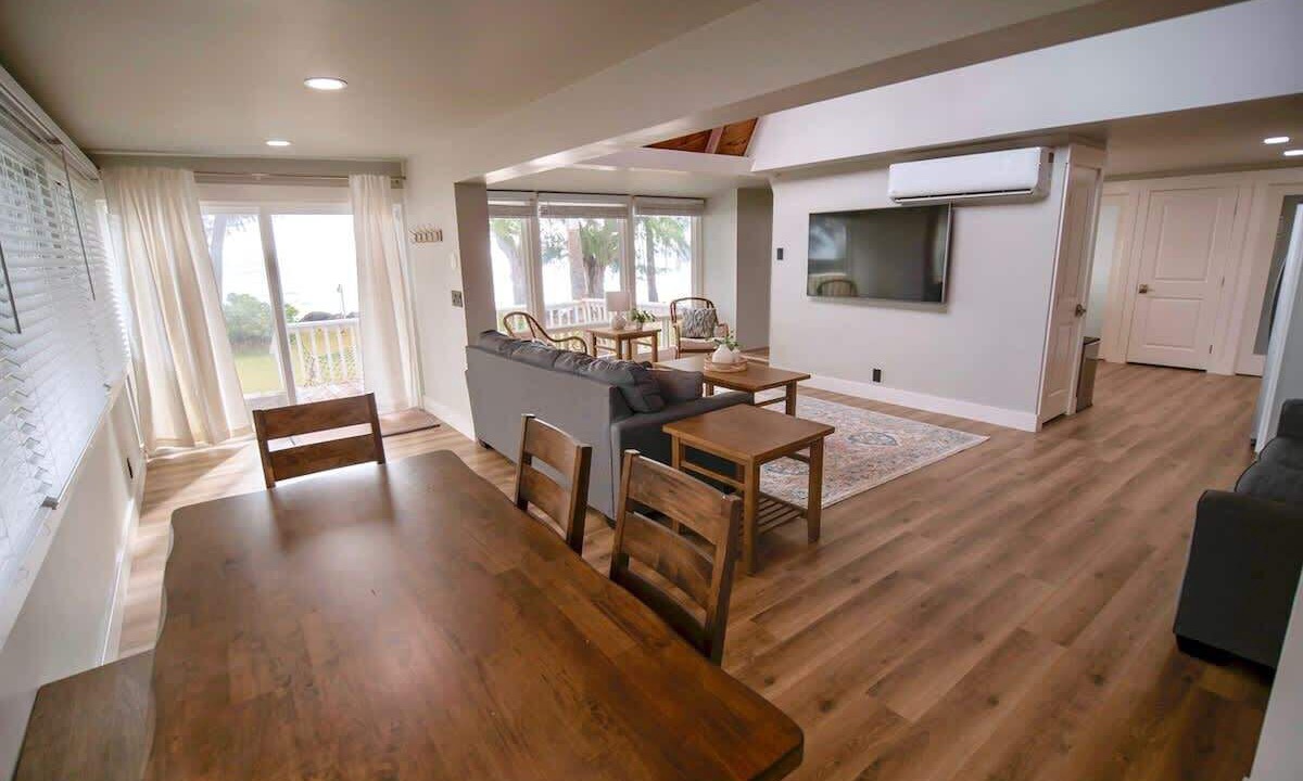 Photo of Livingroom in Punaluu