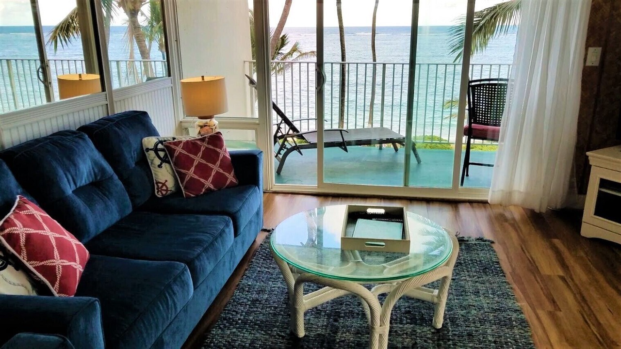 Photo of Livingroom in Punaluu