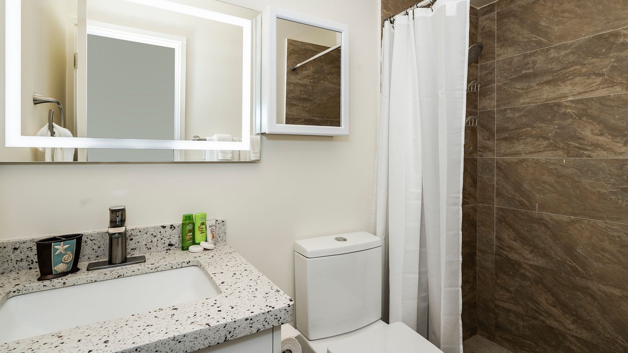 Photo of Bathroom in Waikiki
