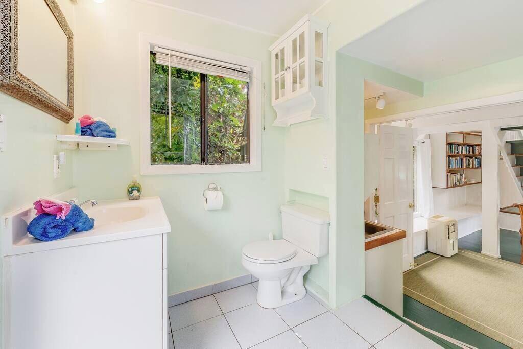 Photo of Bathroom in Haiku