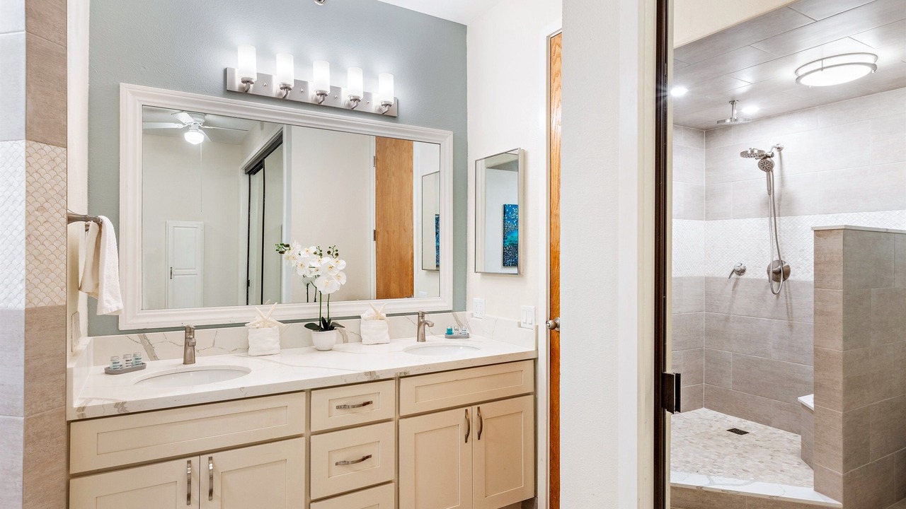 Photo of Bathroom in Kahana