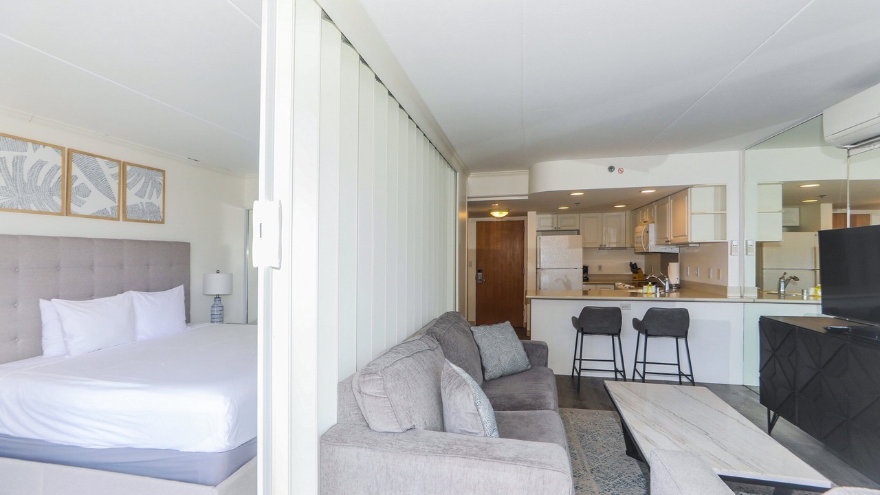 Photo of Livingroom in Waikiki