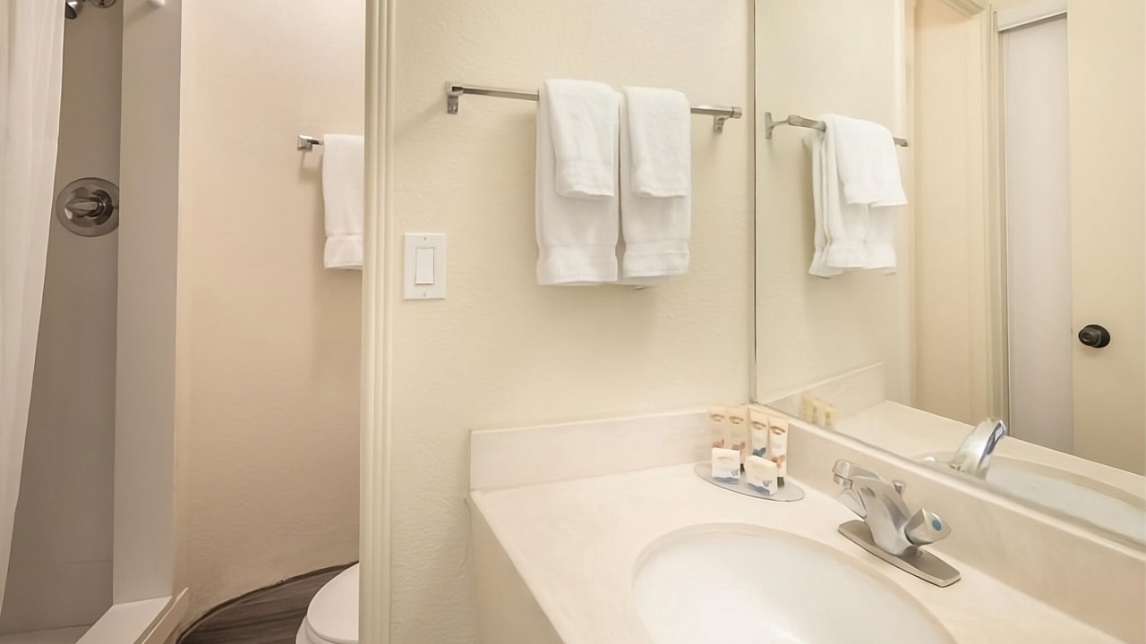 Photo of Bathroom in Waikiki