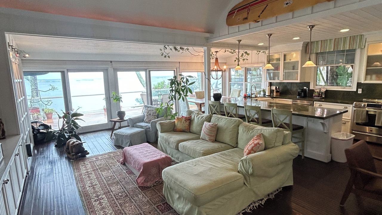 Photo of Livingroom in Hawaii Loa Ridge