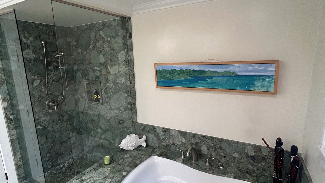 Photo of Bathroom in Hawaii Loa Ridge