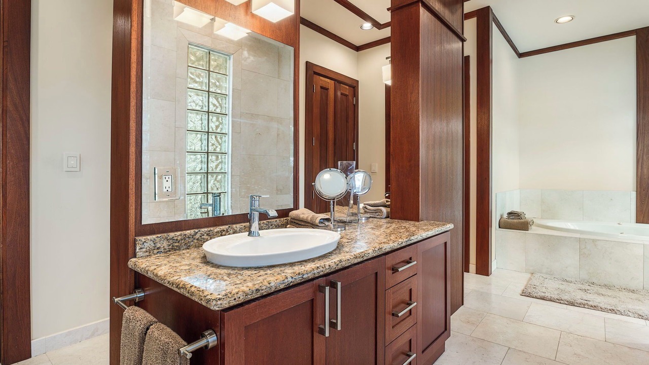 Photo of Bathroom in Waikoloa