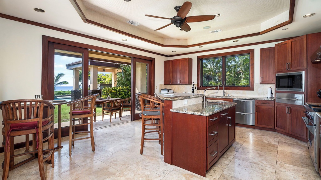 Photo of Kitchen in Waikoloa