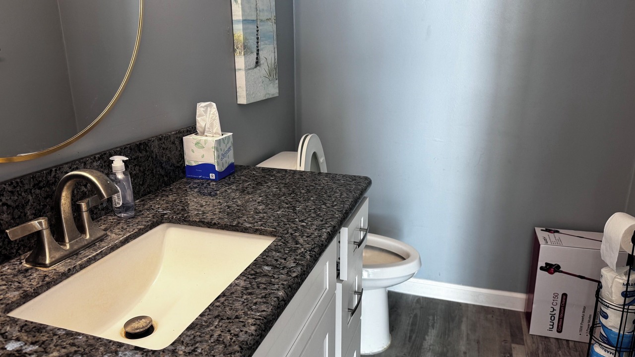 Photo of Bathroom in Downtown Honolulu
