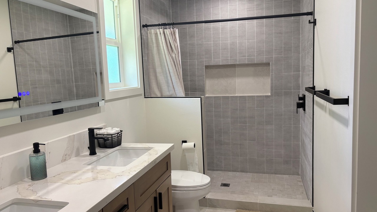 Photo of Bathroom in Waialee