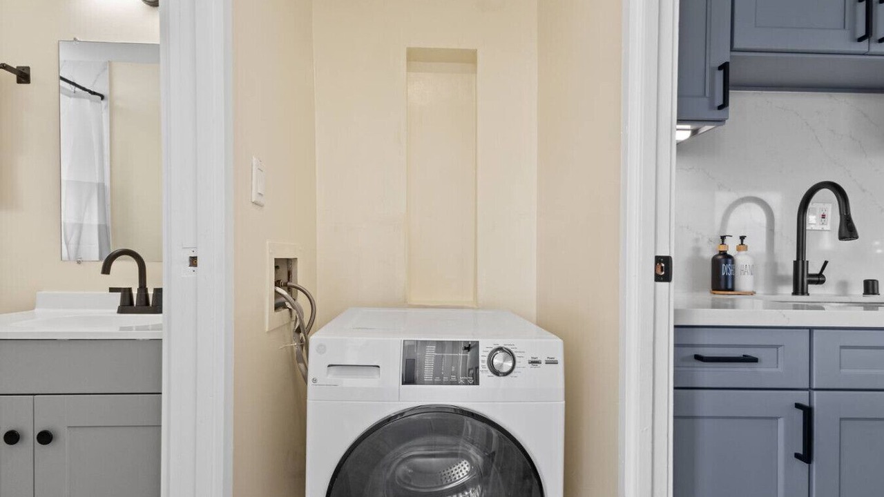 Photo of Bathroom in Pearl City