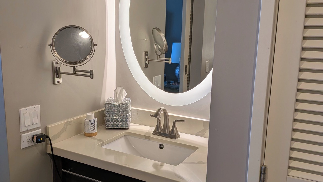 Photo of Bathroom in Waikiki