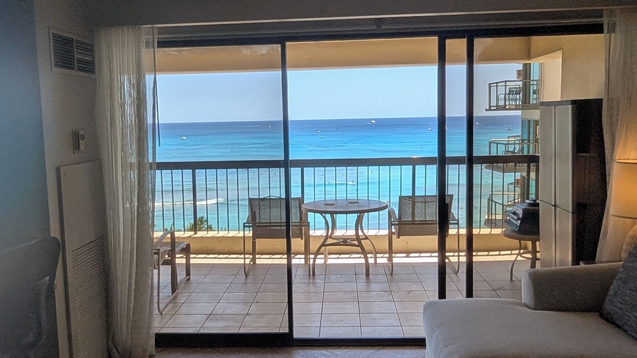 Photo of Livingroom in Waikiki