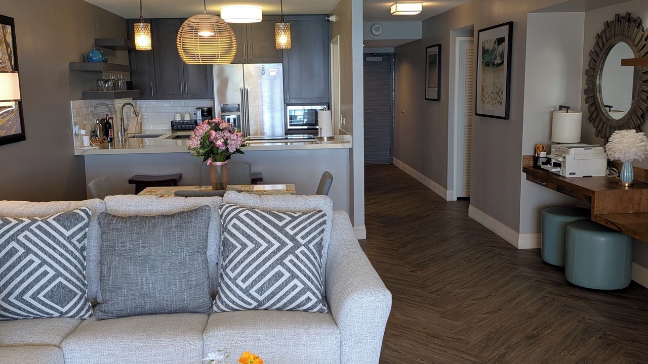 Photo of Livingroom in Waikiki