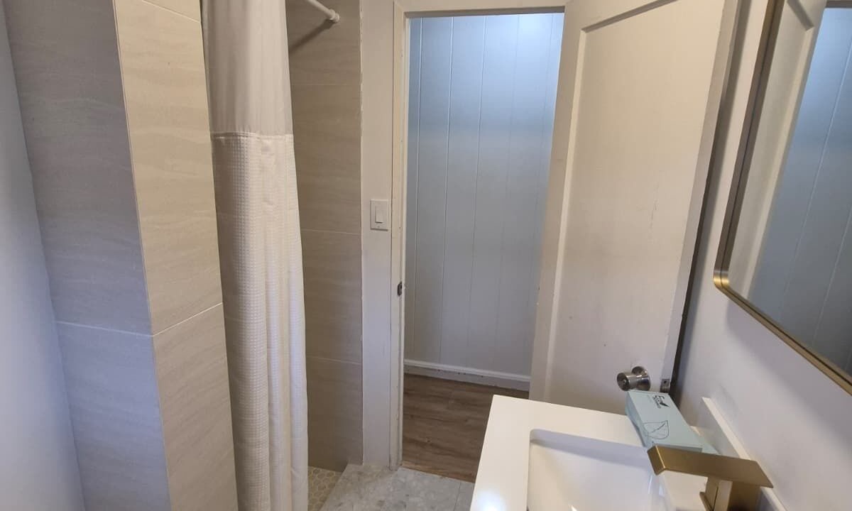 Photo of Bathroom in Ewa