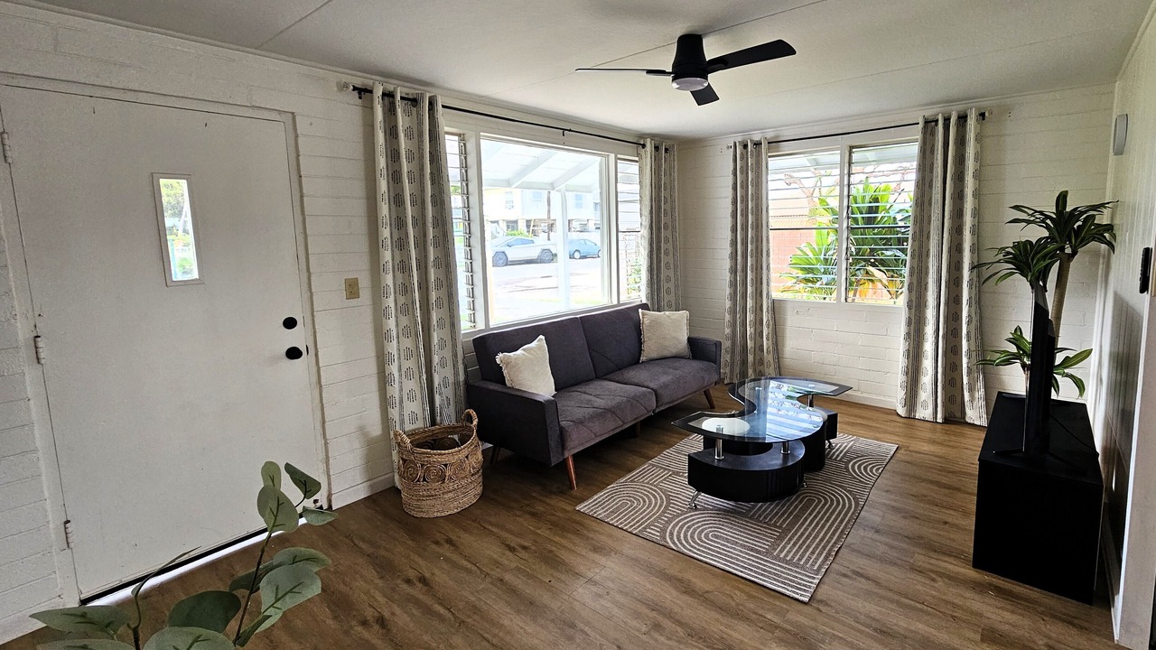 Photo of Livingroom in Ewa