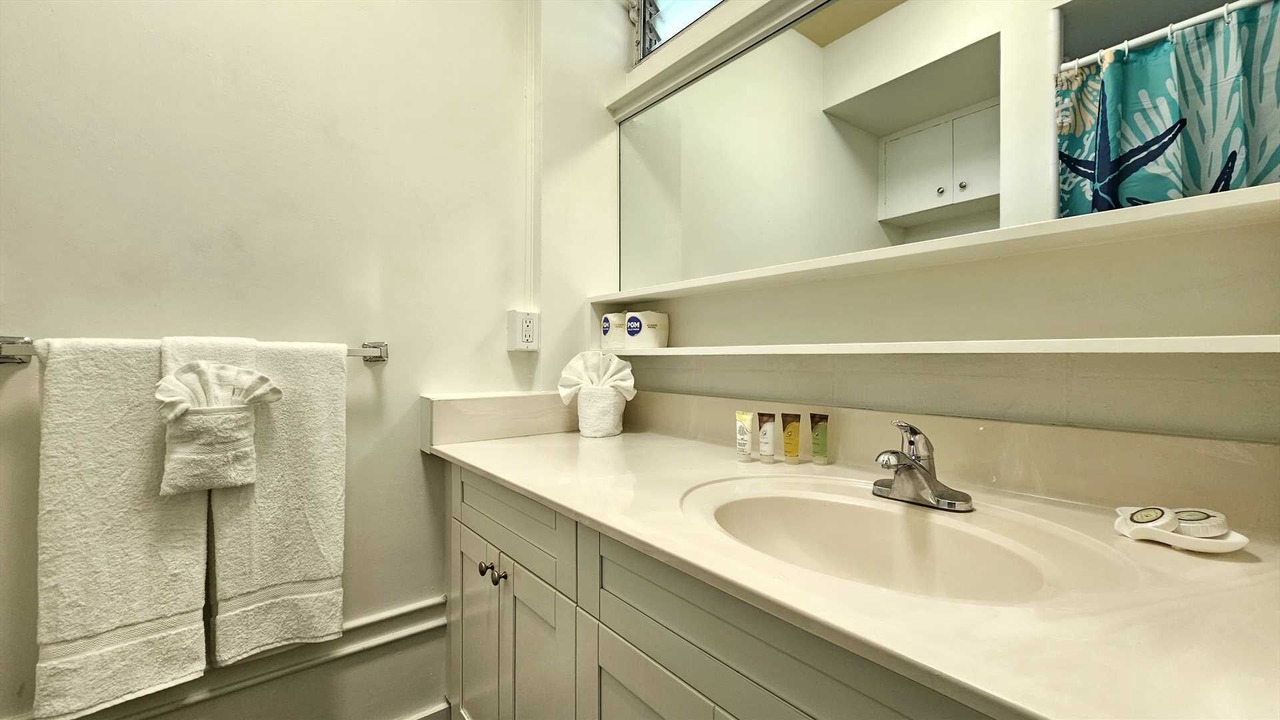 Photo of Bathroom in Waikiki