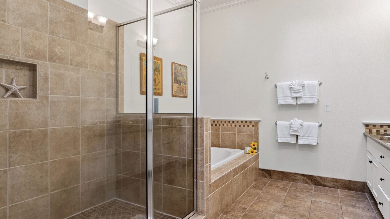 Photo of Bathroom in Kulalani