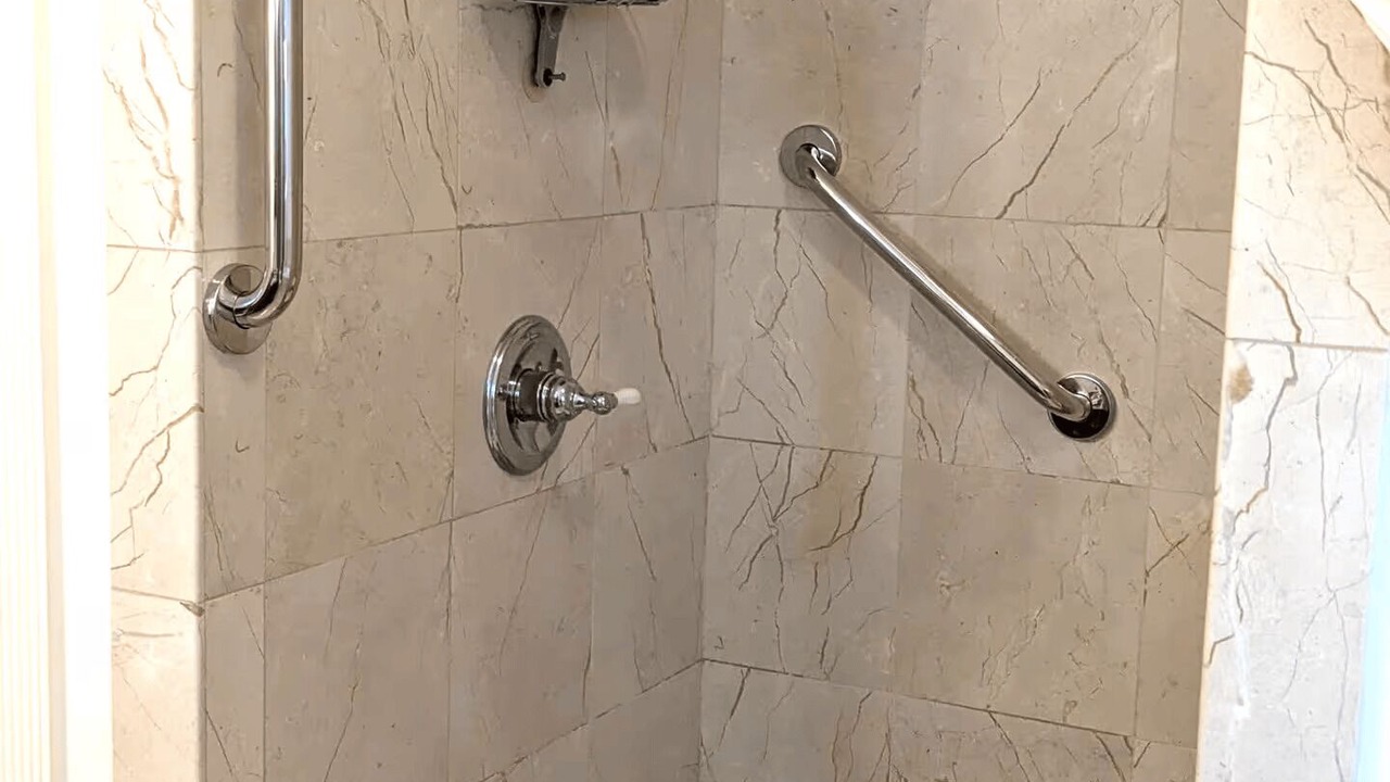 Photo of Bathroom in Waimea