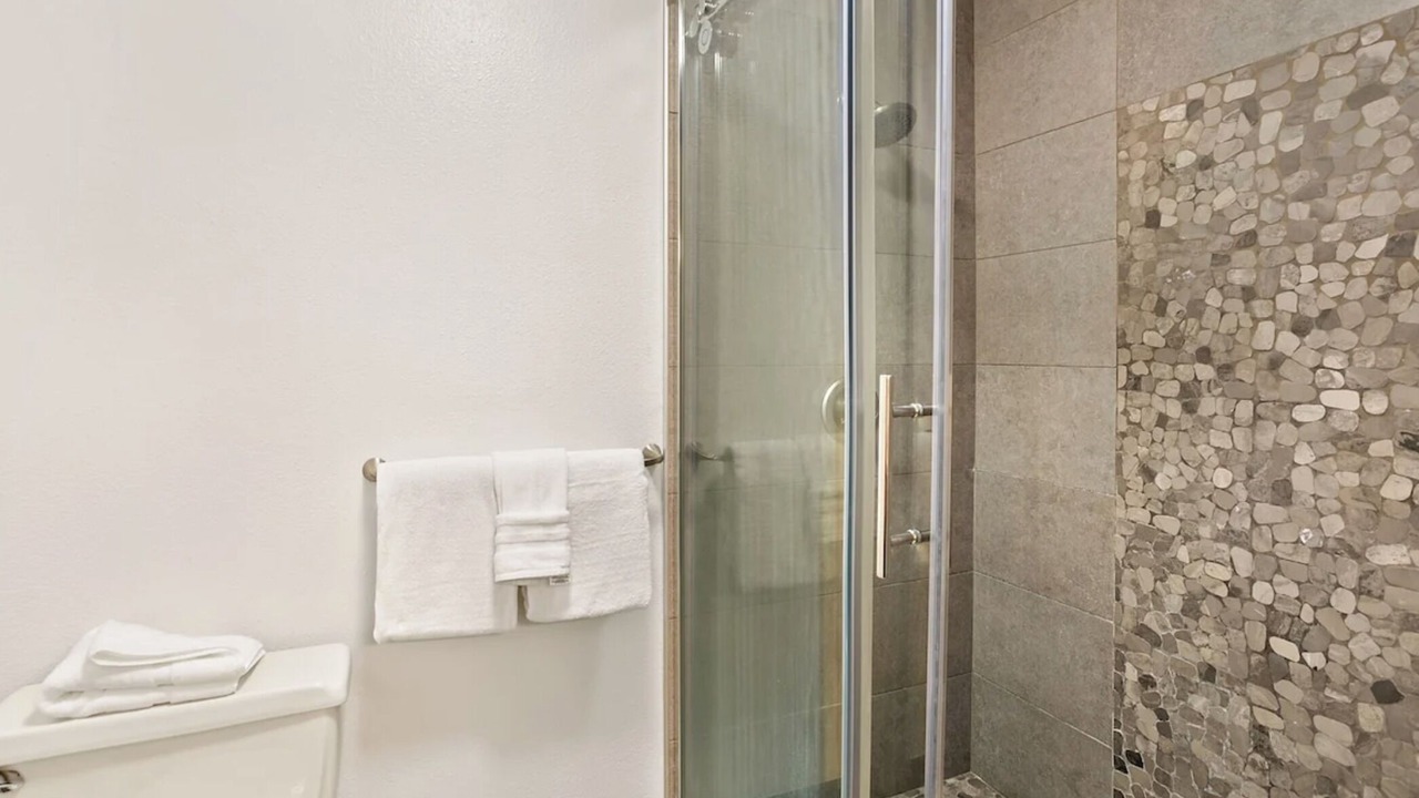 Photo of Bathroom in Kahana