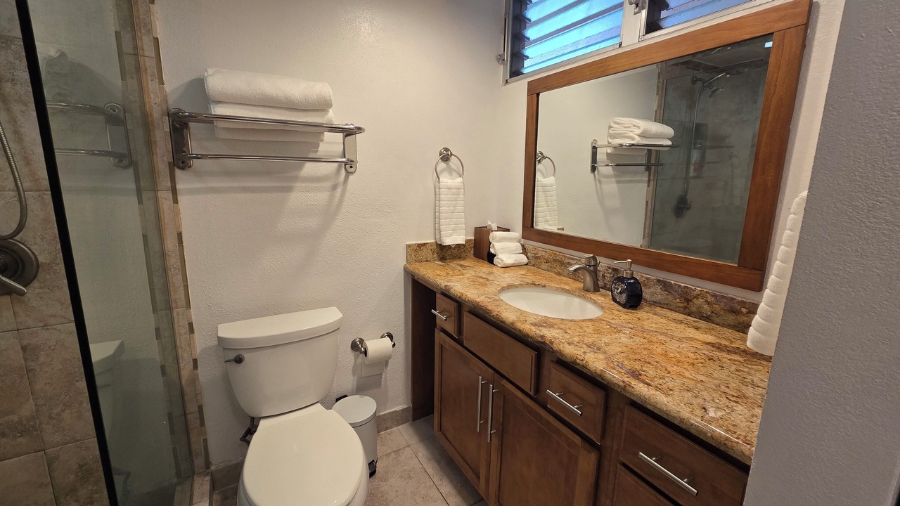Photo of Bathroom in Kahana