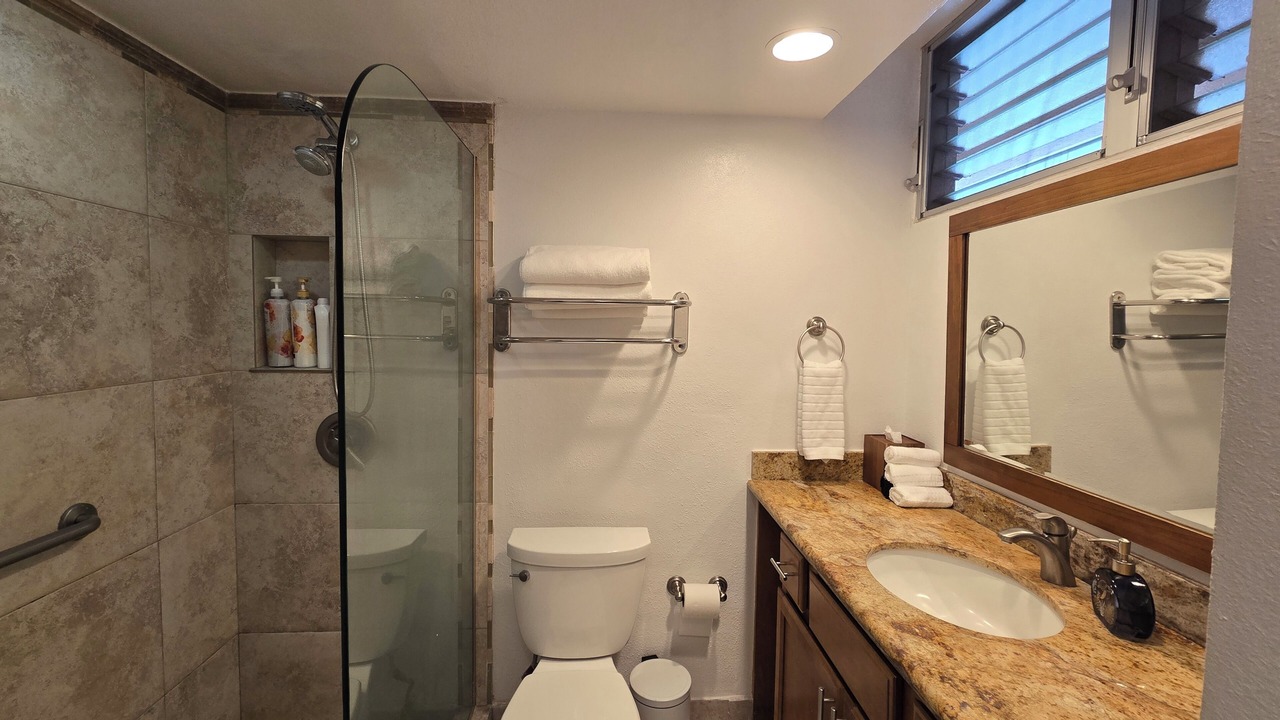 Photo of Bathroom in Kahana