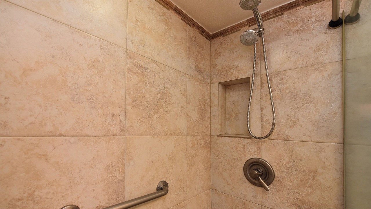 Photo of Bathroom in Kahana