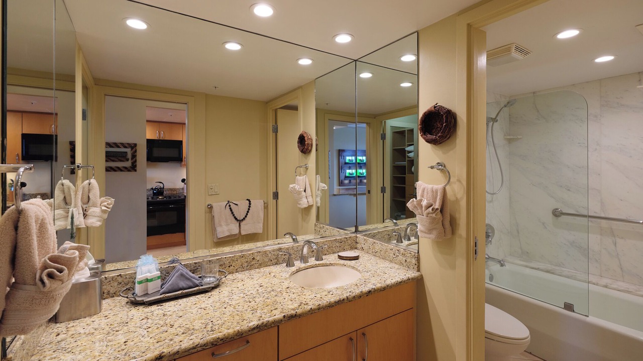 Photo of Bathroom in Kaanapali