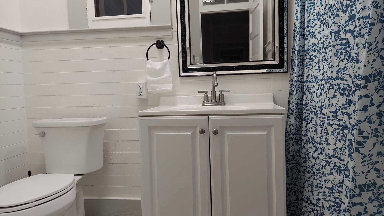 Photo of Bathroom in Hilo