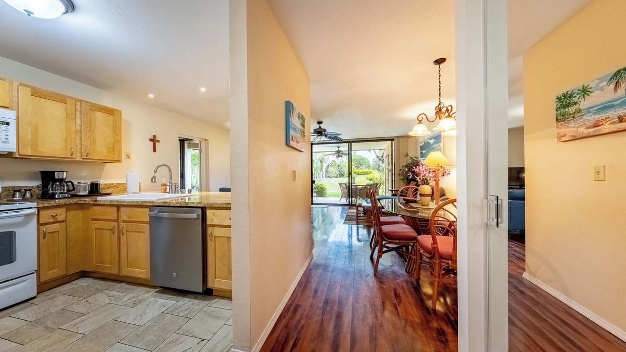 Photo of Kitchen in Waikoloa