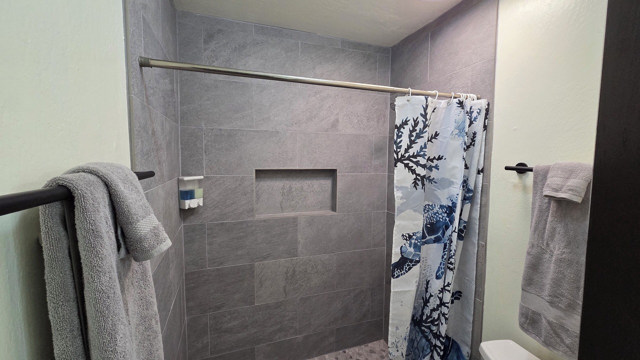 Photo of Bathroom in Ualapue