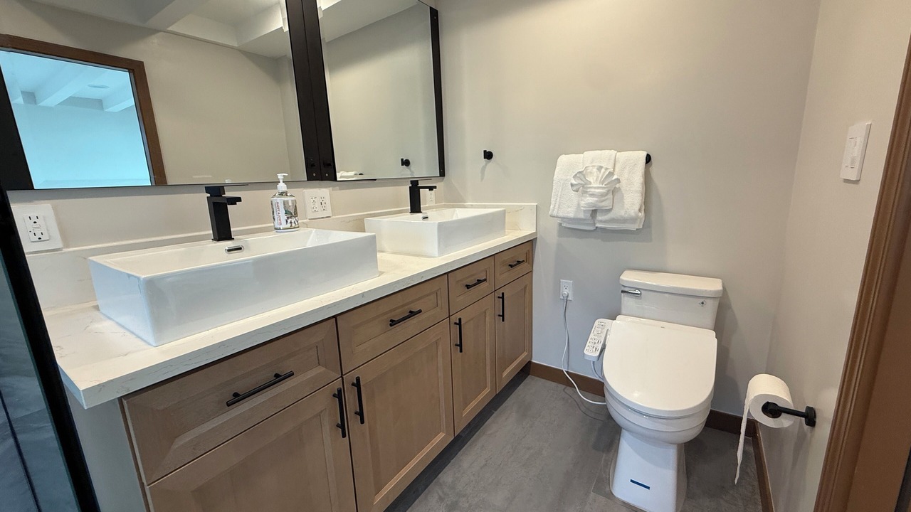Photo of Bathroom in Historic Kailua Village