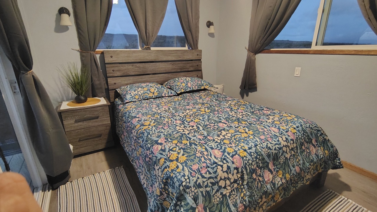 Photo of Bedroom in Kalapana