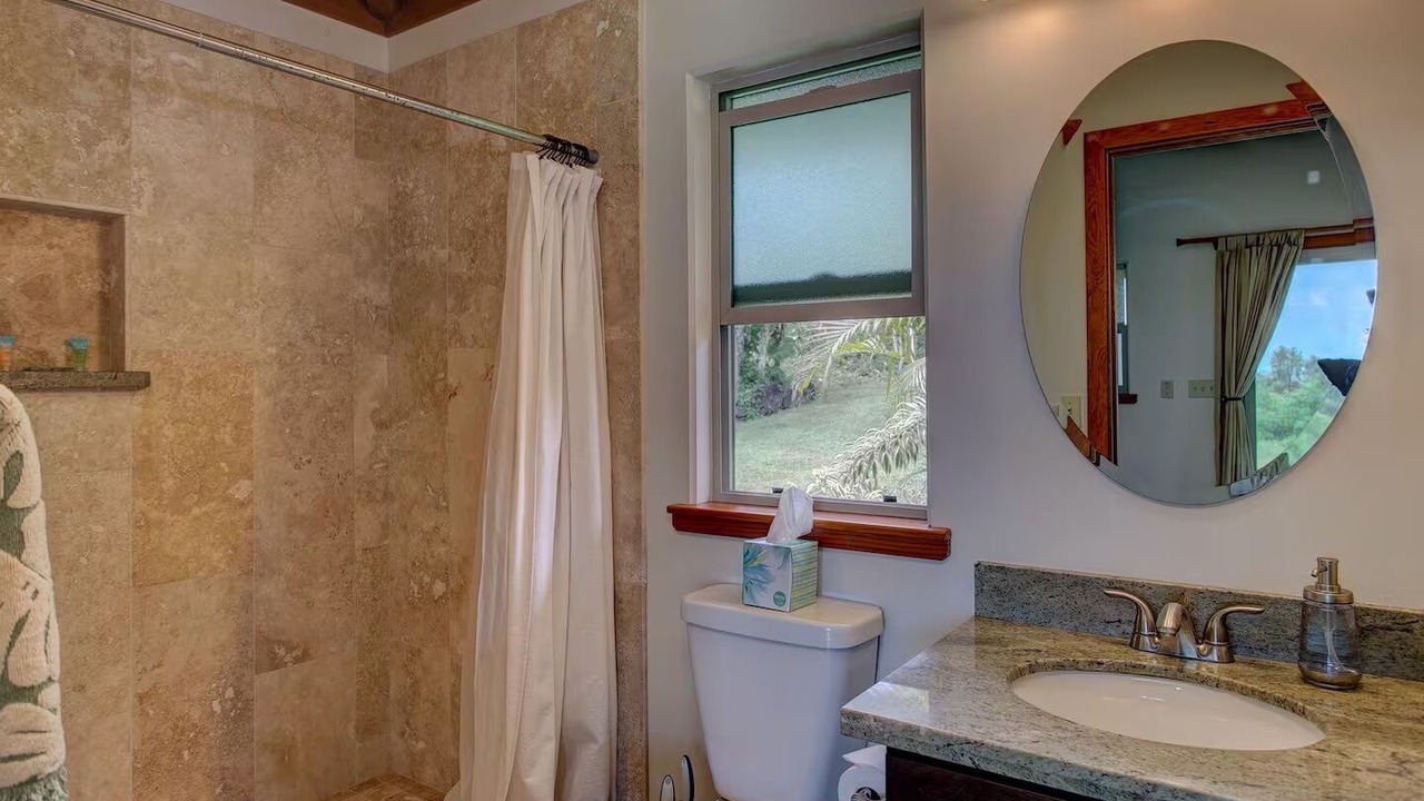 Photo of Bathroom in Puna Palisades