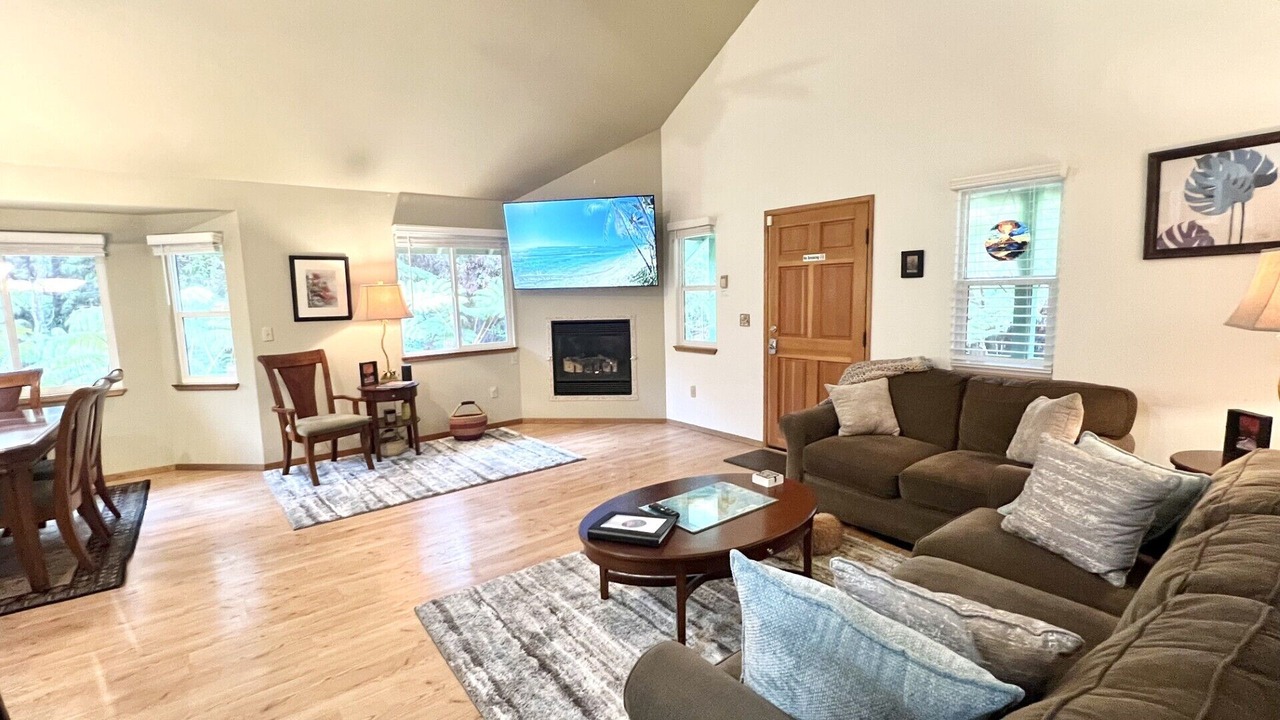 Photo of Livingroom in Ohia Estates