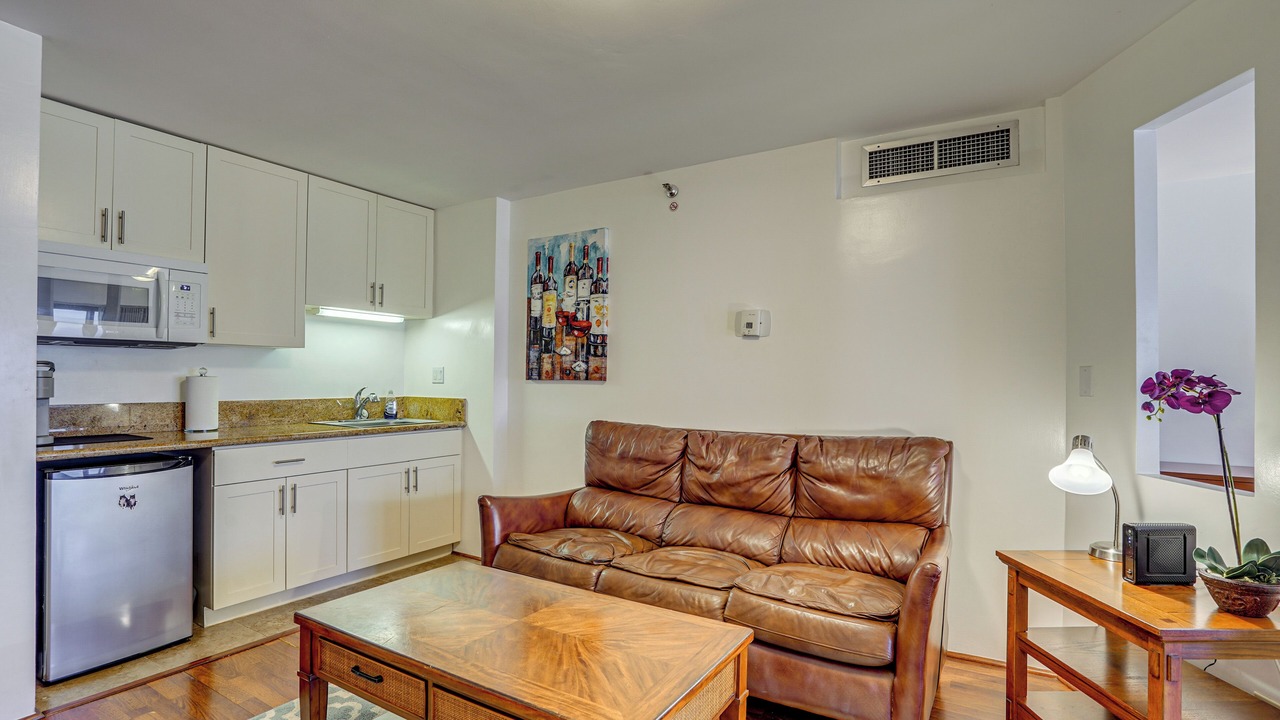 Photo of Livingroom in Downtown Honolulu