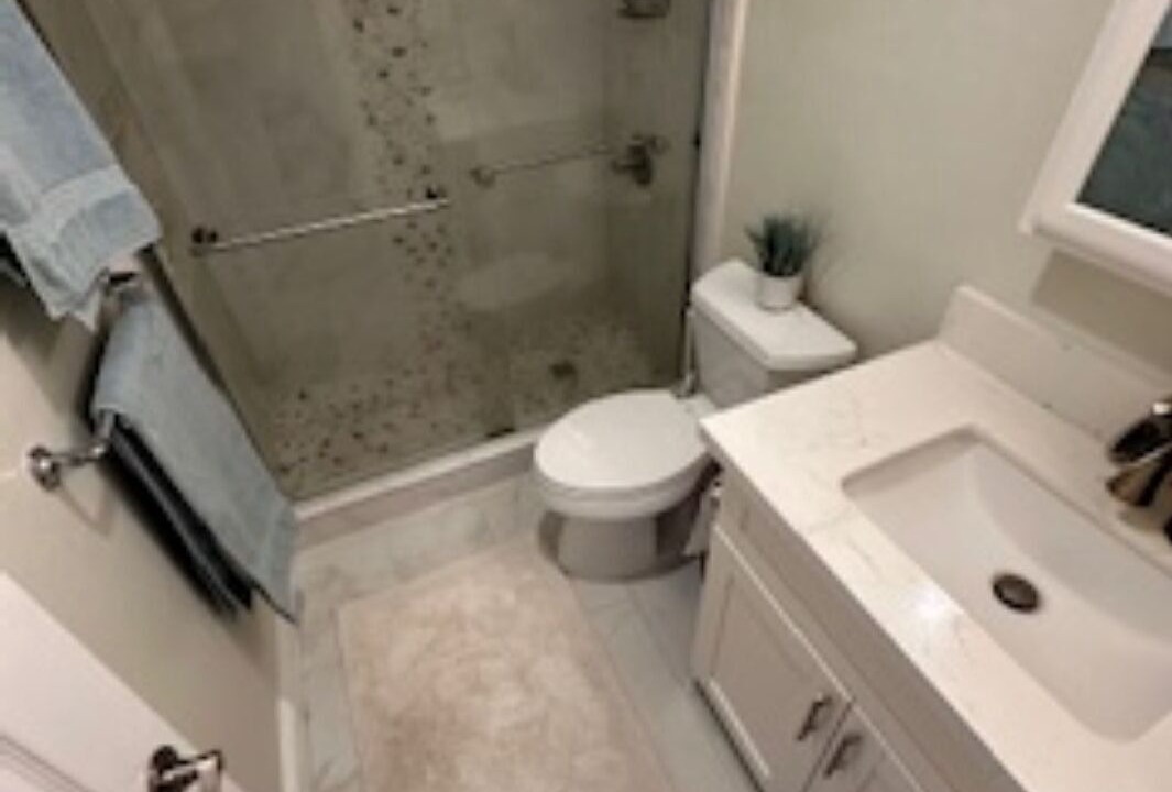 Photo of Bathroom in Makaha Valley