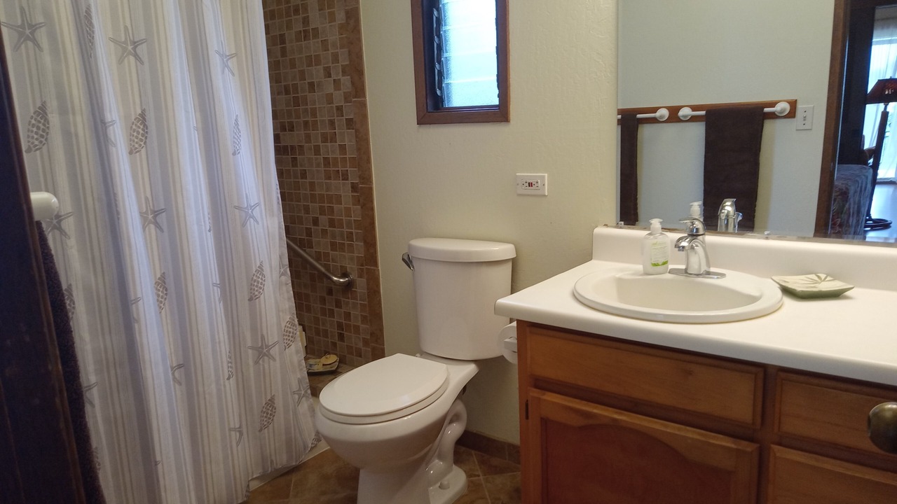 Photo of Bathroom in Punaluu