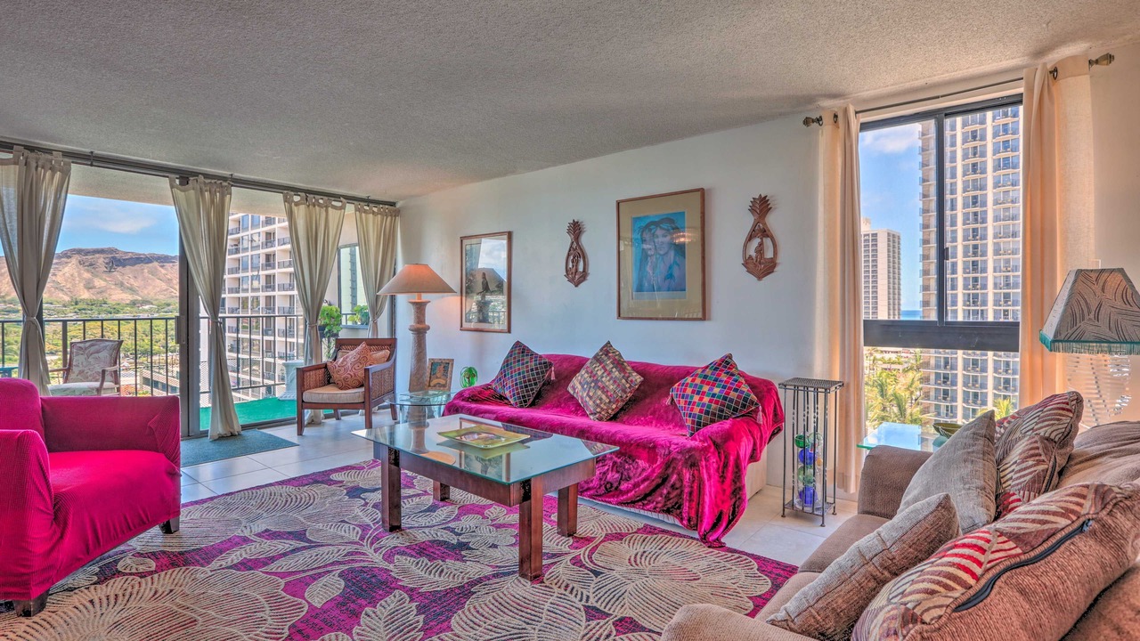 Photo of Livingroom in Waikiki