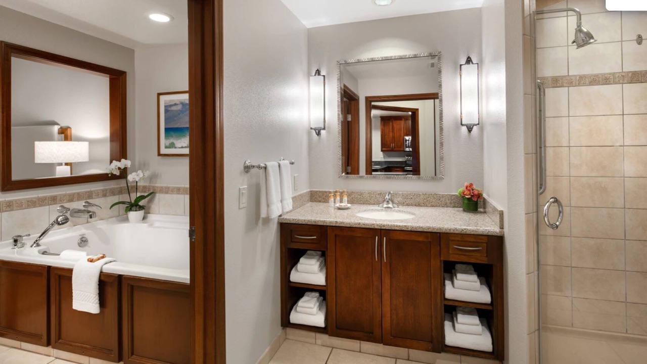 Photo of Bathroom in Lahaina