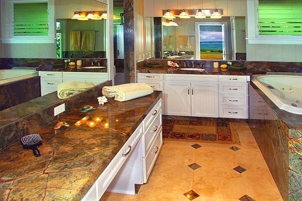 Photo of Bathroom in Wainiha