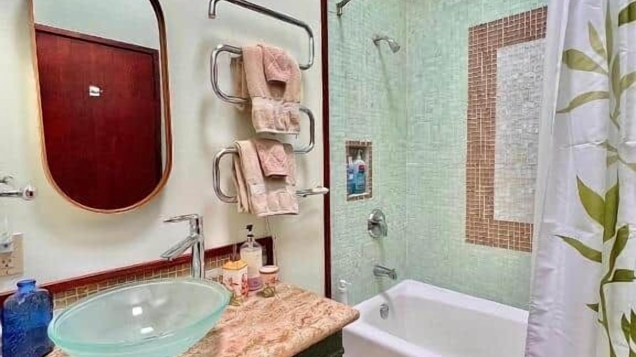 Photo of Bathroom in Volcano